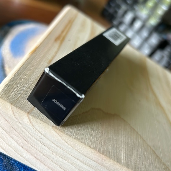 Haus Joanne lip gloss - Picture 4 of 11